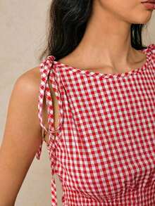 de peplum con smock a cuadros para mujer - Blusa sin mangas con lazos de contraste en los hombros, cintura ceñida estilizadora, top de tirantes casual y elegante a cuadros marrones para el trabajo, el brunch y las vacaciones, Top sin mangas - Rojo y blanco - Ver 4