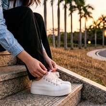 4 Paar Schnürsenkel, geeignet für Sportschuhe, modisches weiches Satinband Schnürsenkeset, niedliche breite Casual Schnürsenkel (geeignet für Frauen) - Verschiedenfarbig - Übersicht 7