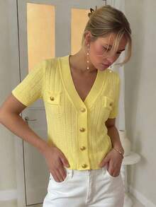 Áo cardigan dệt kim tay ngắn cổ chữ V dành cho nữ, dáng suông, màu vàng nhạt, kiểu dáng thường ngày với cúc vàng. Áo mùa hè, thích hợp mặc đi làm. - Màu vàng - Xem 4