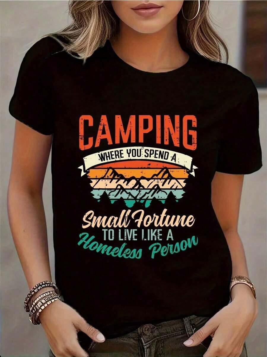 Camiseta gráfica de camping para mujer - Camiseta casual de manga corta con cuello redondo y estampado "CAMPING WHERE YOU SPEND A. . . " (Acampa donde pasas tiempo), diseño inspirado en la naturaleza, perfecta para uso diario, camiseta de camping 100% algodón. - Negro - Ver 1
