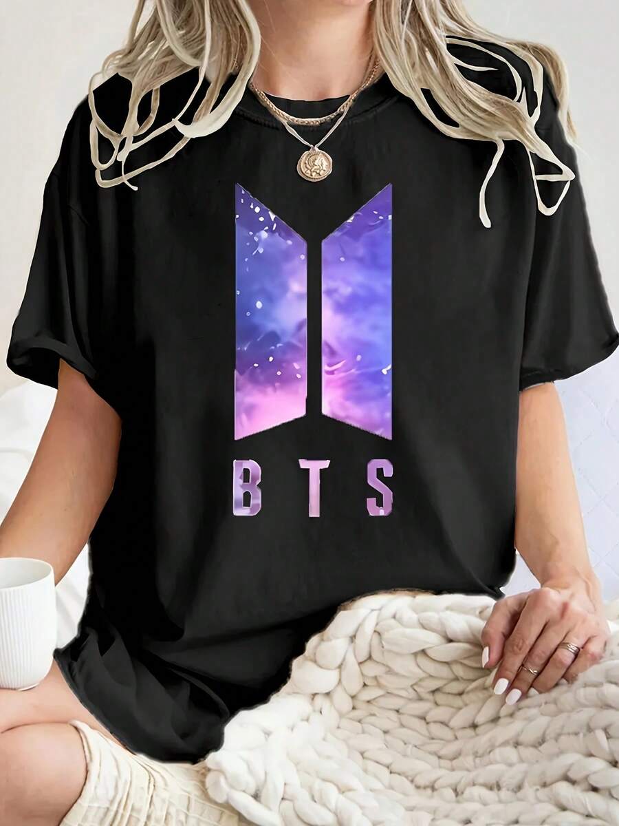 Camiseta de Mujer con Estampado Gráfico Wilderness Galaxy - Manga Corta, Cuello Redondo, Estilo Casual, 100% Poliéster, Ligera y Transpirable, Lavable a Máquina, Corte Regular para Comodidad en Todas las Temporadas. - Negro - Ver 1