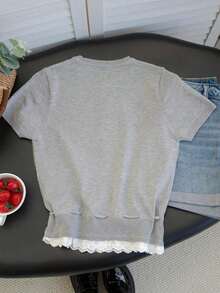 Cárdigan de punto gris de manga corta para mujer, de corte slim, con estilo universitario de verano, cuello redondo, parche de encaje y dobladillo con cordón - Gris - Ver 7
