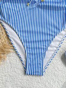 Traje de baño de una pieza con volantes y lunares negros para mujer, ideal para vacaciones en la playa, de la marca Swim Chiccia, sexy y con lazo. - Azul - Ver 4