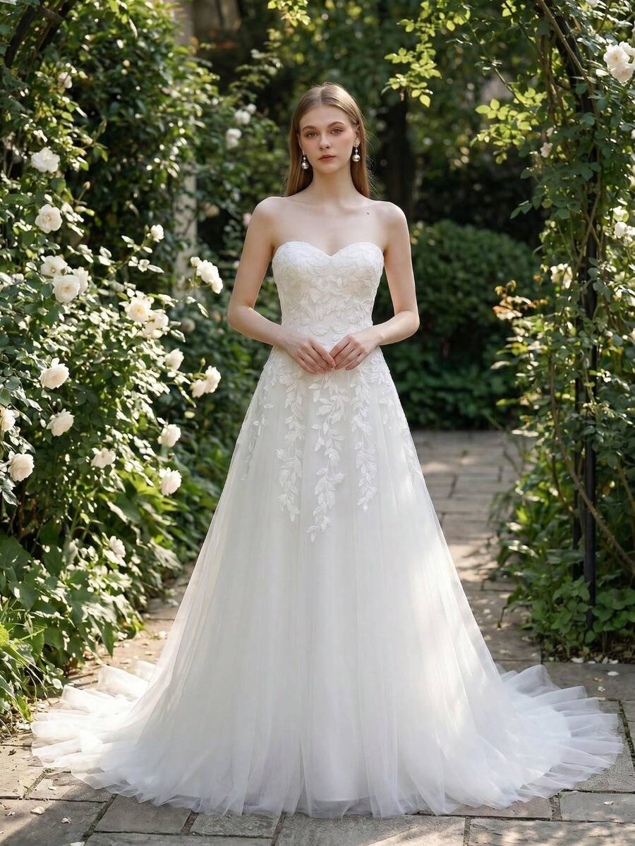 YOUKEFEIER 優雅抹胸心形領口蕾絲刺繡象牙色長款婚紗禮服,適合戶外婚禮宴會 - 米色 - 查看 1