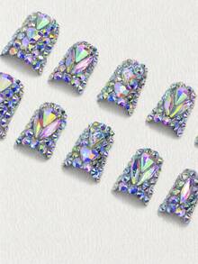 10 uñas postizas cortas Y2K con elementos de cristal de lujo, hechas a mano para uñas de primavera y verano de niñas, con cristales brillantes y detalles transparentes, perfectas para fiestas y atuendos casuales, incluye un kit de herramientas para una fácil aplicación. - Blanco - Ver 2