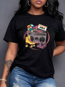Nostalgia For The 80s And 90s With Retro Icons Like A Cube, Vintage Radio Cassette Player, Roller Skates, And Video Game Joystick, Evoking An Era Of Pure Fun And Unforgettable Memories. Women's T-Shirt, 100% Cotton - Vintage Street Style Unisex Loose Cotton Short Sleeve Crew Neck Shirt - 黑色 - 查看 1