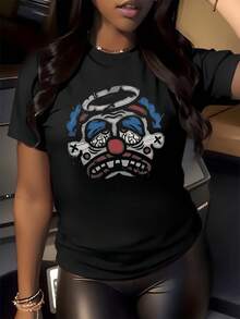 Sad Clown With A Broken Halo Symbolizing The Duality Between Lost Innocence And Persistent Hope, With Expressive Artistic Strokes. Comfortable, Modern Casual Women's T-Shirt. - 黑色 - 查看 8