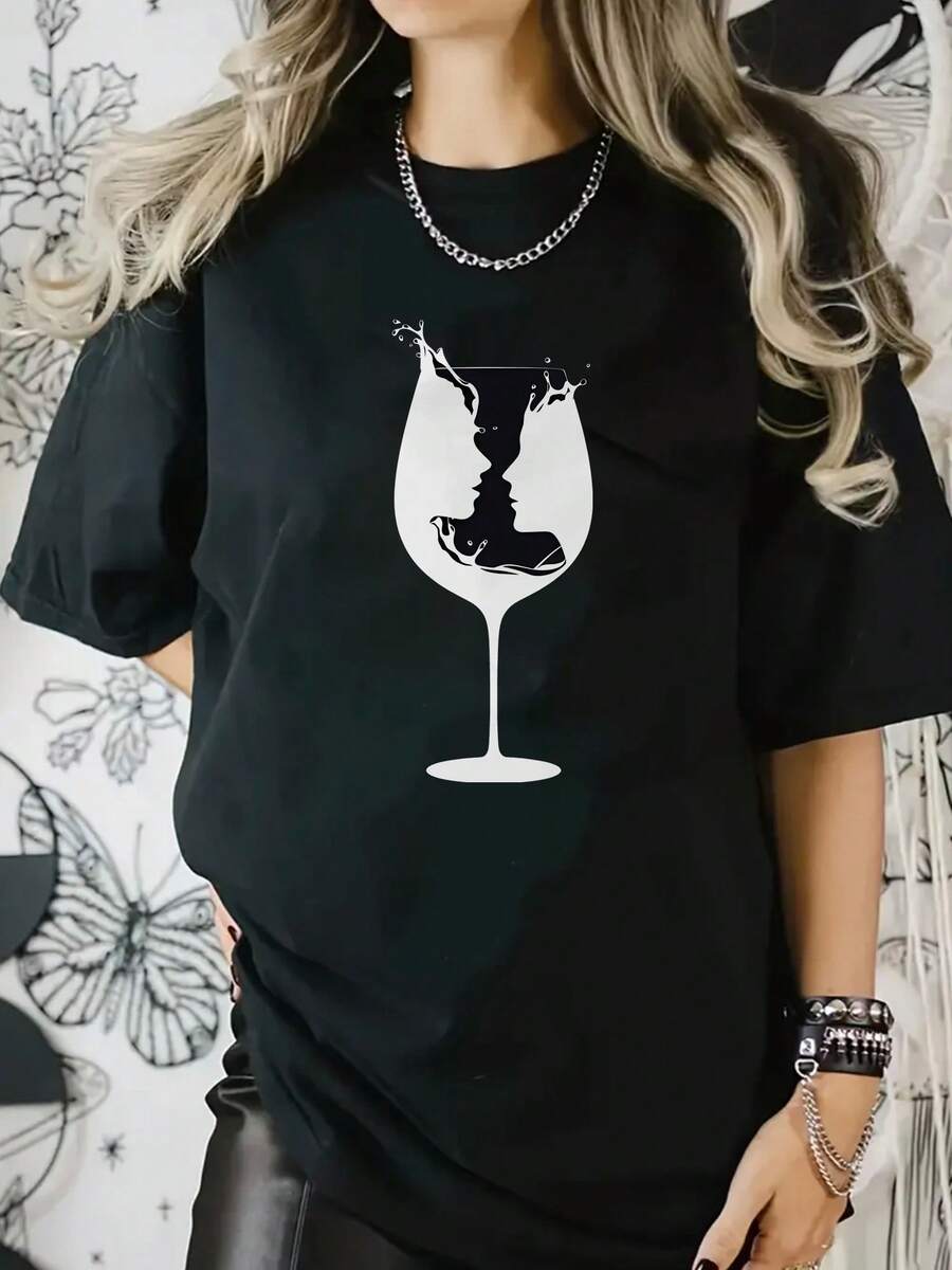 Camiseta de manga corta estampada en negro para mujer - Tejido de alta elasticidad y transpirable, cuello redondo con mangas cortas y diseño de copa de vino y bota de vaquero, top casual para todas las estaciones, adecuada para fitness, actividades al aire libre y uso diario, camiseta suave y cómoda, moderna y a la moda, material ligero, imprescindible para los entusiastas de la moda. - Negro - Ver 1