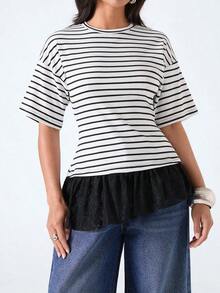 Camiseta de mujer de unicolor con cuello redondo, hombros caídos, manga corta, parche de encaje, bajo irregular con volantes - Blanco y Negro - Ver 1
