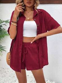 Conjunto de 2 piezas con blusa de manga corta de cuello de botones y shorts con lazo delantero, sencillo, para mujer - Rojo - Ver 1