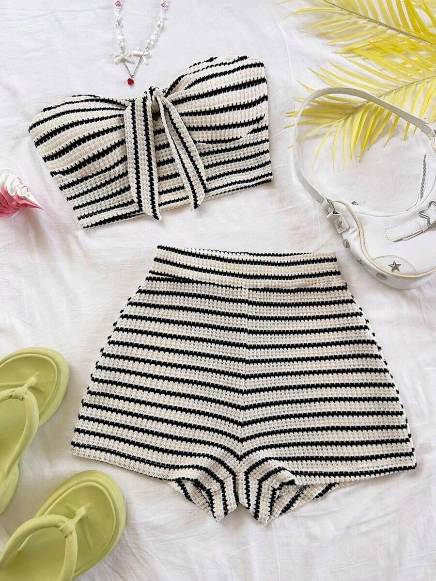 2 piezas Conjunto de top corto a rayas y shorts de cintura alta para mujer, adecuado para vacaciones, citas, té de la tarde, playa, crucero, viaje a la ciudad, festival de música, estilo bohemio de playa - Blanco y Negro - Ver 1