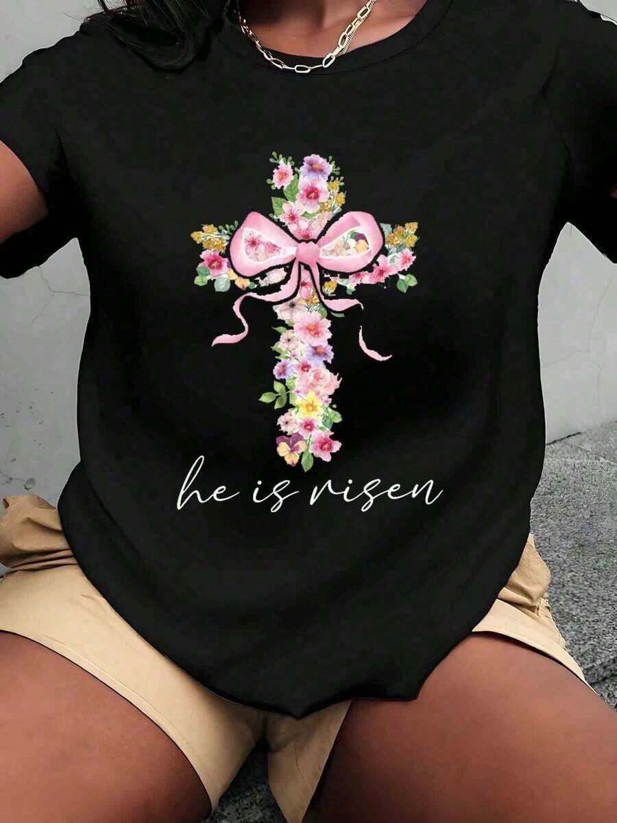 New Summer Arrival: High-Quality, 100% Cotton, Plus-Size Short-Sleeve T-Shirt With A Floral Cross Print, Pink Bow, And The Text 'He Is Risen'. Perfect For Streetwear, Everyday Wear, Camping, Concerts, And Hip-Hop, Rock, And Rap Events. A Soft And Comfortable Women's Short-Sleeve T-Shirt, Ideal For Casual Easter Wear. Happy Easter! - 黑色 - 查看 1