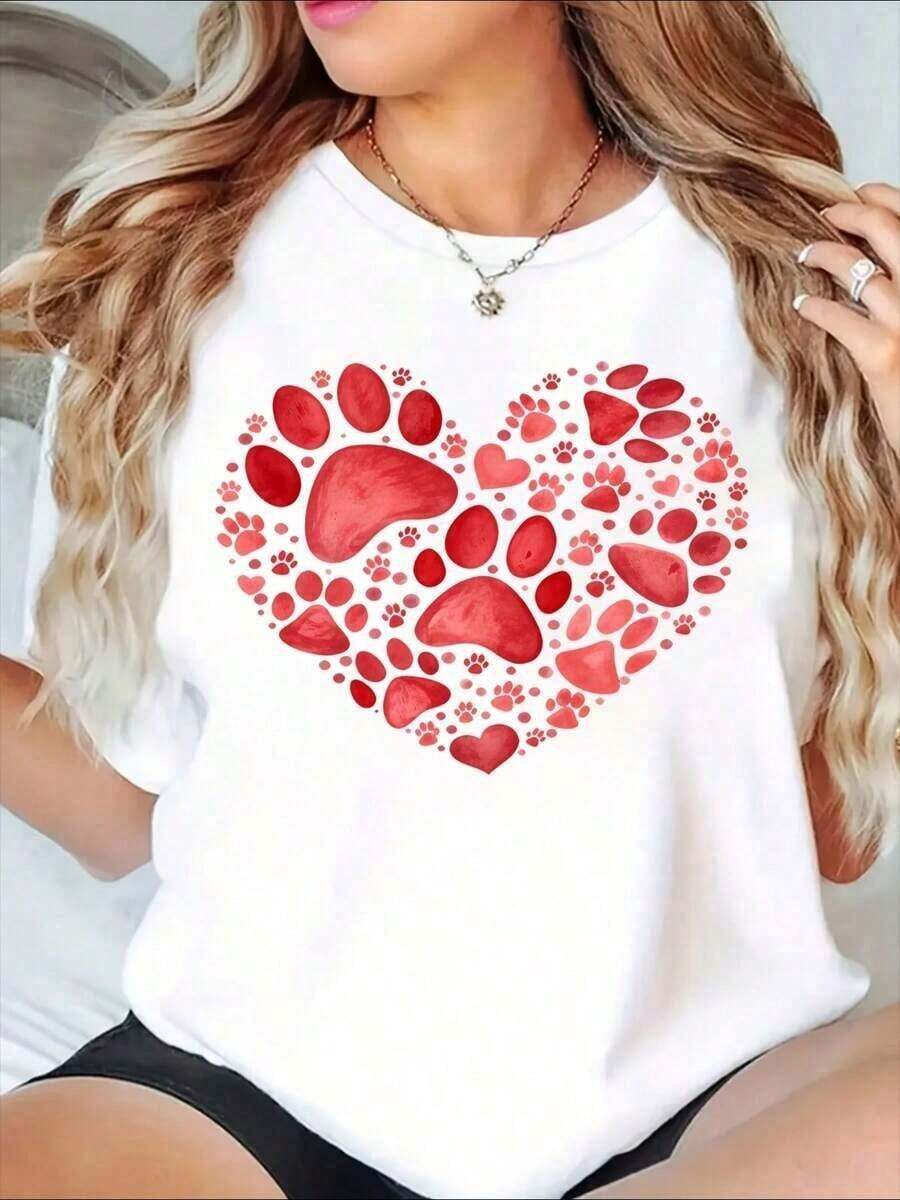 One-Piece Plus-Size Valentine's Day T-Shirt With Dog Paw Prints And Love Messages, Perfect For Dog Lovers. This Adorable Pet Design T-Shirt Features Romantic Phrases And Hearts, Making It Ideal For Valentine's Day And Pet Owners. Made From 180g Soft Cotton. - 白色 - 查看 1