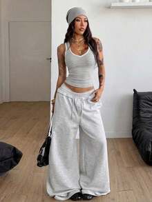 Camiseta de punto de verano con cuello en V gris, cómoda y elegante, con encaje de contraste, para salir y vacaciones - Gris Claro - Ver 6