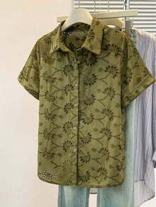 Blusa de mujer de unicolor de manga corta, semitransparente de malla, con cuello de camisa y botones delanteros - Blusa casual de oficina de primavera y verano de poliéster ligero - Verde militar - Ver 7
