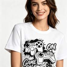 Tops para mujerEsta Chaqueta holgada estampada para niñas presenta un diseño de controlador de videojuegos con efecto de salpicaduras de pintura y la palabra GAME impresa en tinta en las mangas. El diseño casual de hombros caídos lo hace adecuado para la escuela, competiciones de deportes electrónicos y uso diario informal. Un gran conjunto de verano para adolescentes. - Blanco - Ver 7