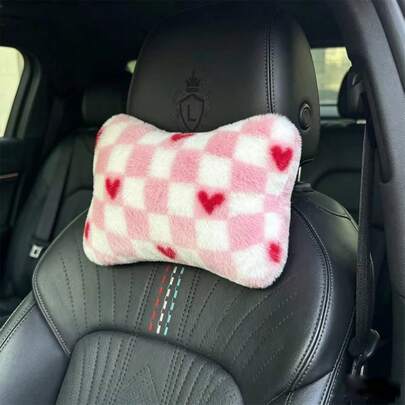 1 pieza Almohada de cuello con forma de corazón con diseño de tablero de ajedrez, decoración de coche linda