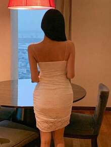 Vestido mini elegante de mujer con tirantes de espagueti, plisado y de unicolor, vestido de verano para la temporada de regreso a la escuela - Blanco - Ver 6