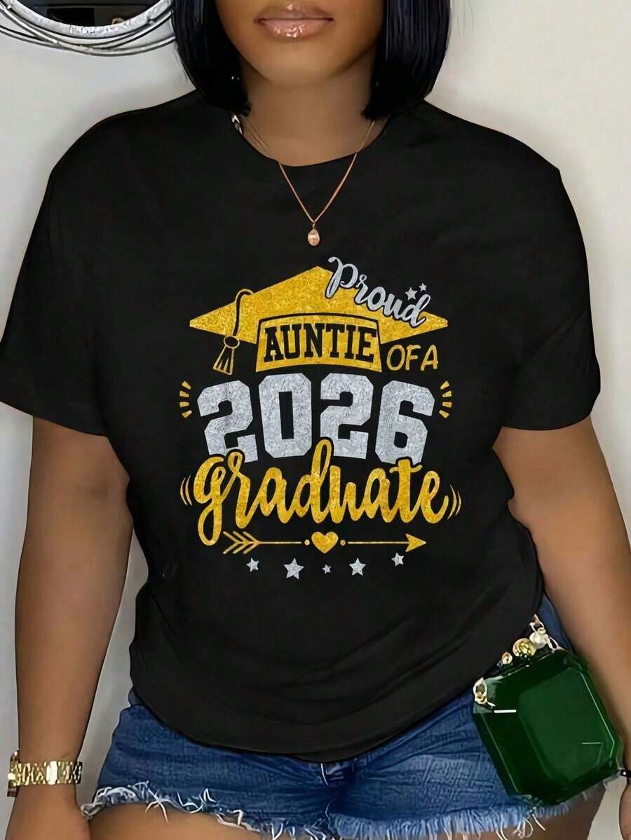 Unisex "Proud Aunt Of A Class Of 2026 Graduate" T-Shirt, 100% Cotton, Graduation Graphic Tee, Crew Neck, Short Sleeve Print, Casual Top, Soft, Breathable, Loose Fit, Classic Summer Wear, Ideal Graduation Gift For Friends And Family. Suitable For Spring, Summer, And Fall. - 黑色 - 查看 1