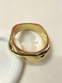 1-4pcs Gold Thick Wide Open Cuff Bracelet Set, Minimalist Polished/Hammered Square Design, Geometric And Asymmetrical Closed Bangles, High-Quality Resin Material With UV Plating For Long-Lasting Color, Suitable For Daily, Party And Holiday Wear - Gold - View 9