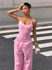 2pcs Women's Pink Athletic Camisole Bodysuit And Foam-Print Boston Logo Print Stretch Leggings Women's Summer Concert Outfit Street Style Y2K Minimalist Casual Sleeveless Jumpsuit And Loose Low-Rise Pants Two-Piece Set - Hồng - Xem 4
