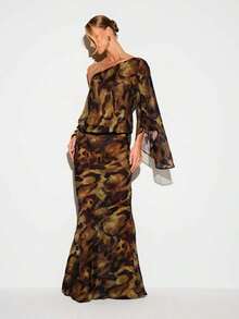 Vestido largo con capa de un hombro de gasa con estampado, silueta de sirena con estampado animal para eventos - Verde militar - Ver 5