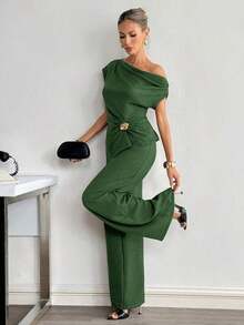 Conjunto informal de top con hombros fruncidos y decoración metálica, y pantalones de mujer de unicolor - Verde - Ver 7