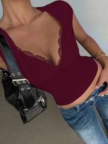 Camiseta sin mangas de ajuste ceñido con cuello en forma de corazón y parches de encaje de unicolor para mujer - Burdeos - Ver 3
