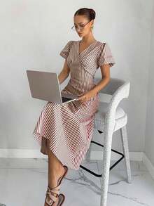 Vestido de mujer elegante y de moda de longitud media con cuello en V a rayas - Marrón - Ver 7