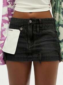 Falda mini de mezclilla desestructurada  WOMEN Y2K, con parches blancos, estilo utilitario, para festivales, ropa urbana, desgastada, de cintura alta y con borde sin rematar. - Lavado oscuro - Ver 6