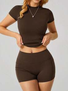 Conjunto de camiseta de manga corta de cuello redondo y pantalones cortos deportivos con bolsillo lateral para mujer, para el verano - Marrón - Ver 3