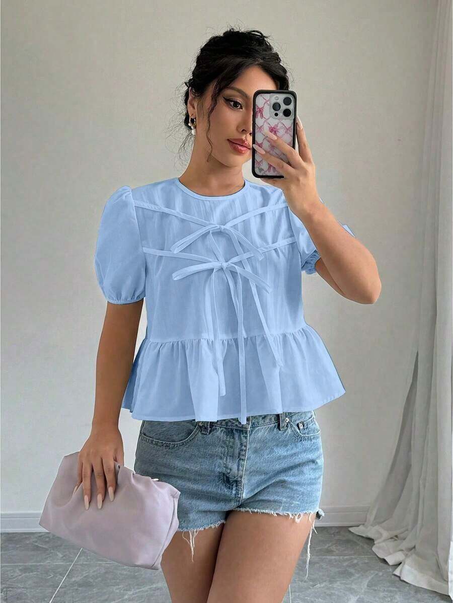 Blusa con volantes y mangas abullonadas con lazo en la parte delantera - Celeste - Ver 1
