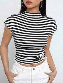 Camiseta crop con estampado de rayas de manga murciélago - Blanco y Negro - Ver 1