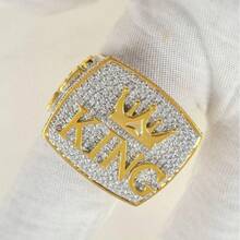Anillo de motorista de oro de 18 quilates con baño de oro, con diseño geométrico cuadrado grabado y circonita cúbica para hombres - Dorado - Ver 6