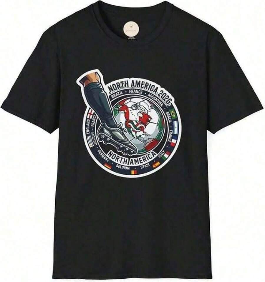 Camiseta Gráfica Retro Sporty Cup 2026, Camiseta de Fútbol 2026 con Banderas Norteamericanas y Estampado _The World Is Coming Home_, Regalo para Él - Negro - Ver 1