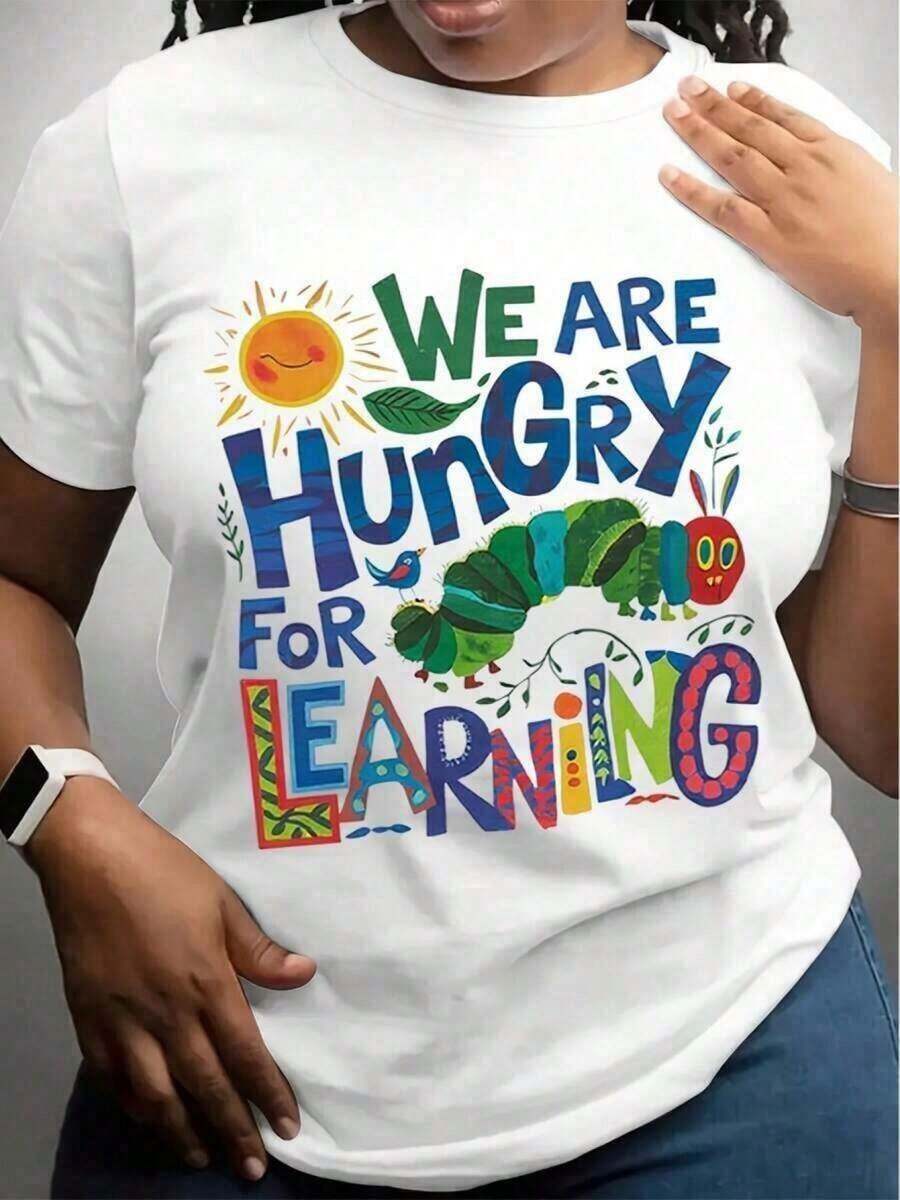 Plus Size Women's Short Sleeve Crew Neck T-Shirt "We Long To Learn" - Colorful Educational Patterns With Caterpillars And Books, Soft And Suitable For Book Lovers And Teachers, Teacher's Day Gift, Casual Crew Neck, Comfortable Fit, Pure Cotton Material, 100% Cotton. - 白色 - 查看 1