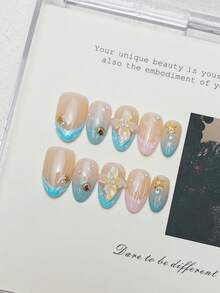 10 Stücke handgemachte Mandel-Nägel zum Aufkleben, kurze Nägel im westlichen Stil in Rosa und Weiß, Rosa-Blau-Farbverlauf French Tip Nägel, handbemalte 3D geschnitzte Blumen geprägte Blumen-Meerjungfrau-Nägel, Nagel-Juwelen mit kleinen Perlen, europäischer und amerikanischer Stil eleganter Luxus Frühlings-Aufklebe-Nägel, Y2K Baddie Goth Junk Ästhetik, Sommer-Nägel DIY Falsche Nagelkunst für Party, Alltag & Date, Strandurlaub geeignet, wiederverwendbar, für Frauen & Mädchen als Geschenk-Nagel-Zubehör - Pink - Übersicht 1