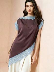Blusa de mujer , de tela de piqué con lunares en blanco y negro, con empalme de encaje de unicolor y bajo asimétrico, elegante para citas y atuendos de verano - Púrpura polvoriento - Ver 3