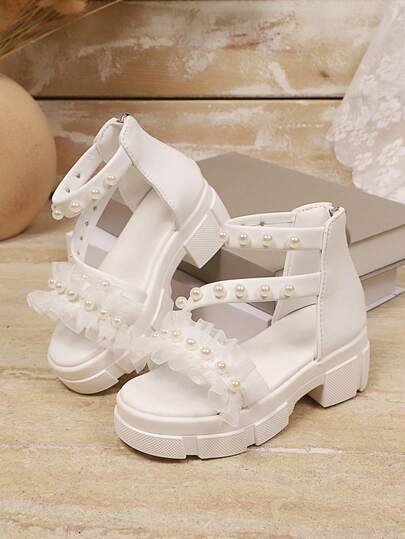 1 đôi sandal đế xuồng màu trắng dành cho nữ, quai bằng da PU màu trơn kết hợp với lưới đính ngọc trai lấp lánh, mũi tròn, kiểu dáng hở mũi, đế dày, quai sau có khóa kéo, sandal cao cổ kiểu Pháp thời trang, phù hợp cho các dịp thường ngày, du lịch, tiệc tùng vào mùa xuân/hè.