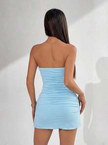 Vestido camiseta mini ajustado con drapeado en color liso, sexy, para el verano - Celeste - Ver 2