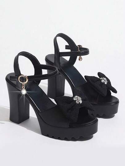 Sandalias para dama y zapatos para mujer elegantes con tacón grueso y plataforma, sandalias de tacón alto de PU con detalle de moño grande de encaje y pedrería, calzado de fiesta con pulsera al tobillo y hebilla ajustable, zapatillas cómodas y transpirables de punta abierta para eventos y moda, estilo romántico y sofisticado, calzado ligero y antideslizante.