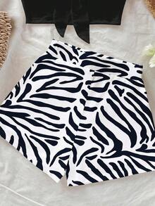 Conjunto de 2 piezas de estilo casual de vacaciones con shorts de estampado de cebra en color albaricoque y verde, y top bandeau negro, adecuado para vacaciones de verano - Blanco y Negro - Ver 3