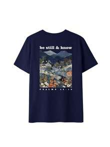 Camiseta Holgada Bohemia Cristiana para Mujer, Camiseta de Moda Transpirable con Cuello Redondo y Estampado de "Tranquilo Sea y Conozca", Paisaje Montañoso en Patchwork y Versículo Bíblico Salmo 46:10, Ropa Urbana Estética Famosa de INS, Ideal para Citas en Cafeterías, Picnics, Viajes y Momentos de Tranquilidad en el Verano Casual. - Marina de - Ver 2