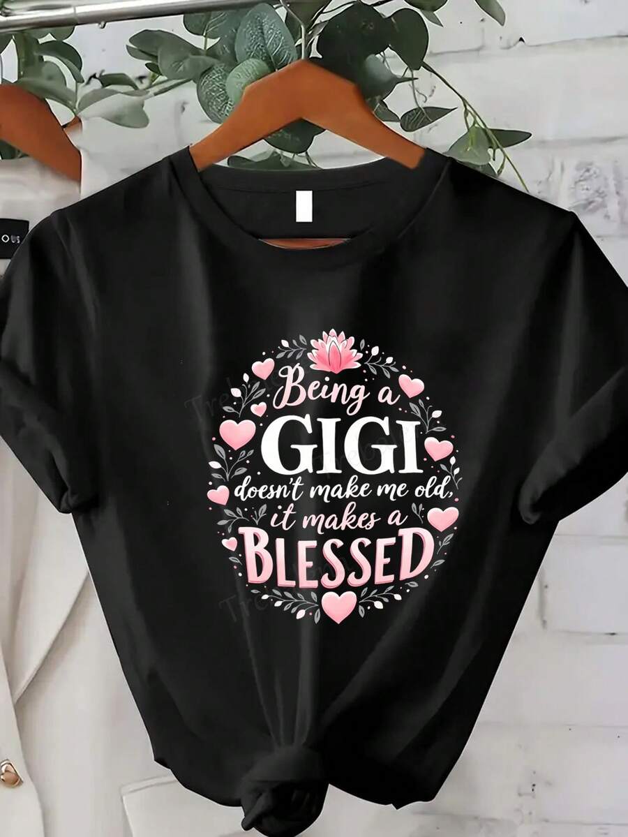 Trebalena Women's Plus-Size Classic T-Shirt, Loose Fit, With The Message "Being Gigi Doesn't Mean I'm Old, It Makes Me Happy" - 100% Soft Pink And Beige With A Heart Print, Short Sleeves And A Round Neck, Suitable As A Gift For Grandmother, Perfect For Everyday Wear In Summer. A Hit. - 黑色 - 查看 1