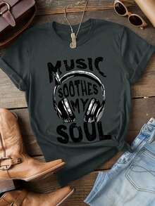 Camiseta de cuello redondo 'Music Soothes My Soul' con estampado de auriculares, camisetas con eslogan, camiseta de manga corta con cuello redondo para mujer. - Negro - Ver 5