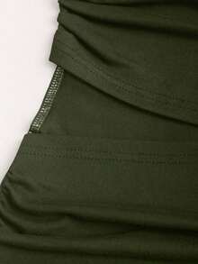 Vestido corto ceñido y sin tirantes para mujer con hebilla metálica - Verde militar - Ver 3