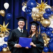 Kit de guirnalda de arco de globos con baño de oro blanco y azul marino 115 piezas, confeti de estrellas de papel de aluminio, globos de látex para decoración de fiesta de graduación 2026 ideal para ceremonia de graduación de escuela secundaria, universidad, aula, decoración de pared del hogar, celebración de la clase graduada - multicolor - Ver 3