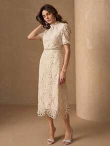 Vestido de encaje blanco elegante de largo medio, con mangas cortas con volantes, diseño de cuello con volantes en forma de A para el verano - Albaricoque - Ver 5