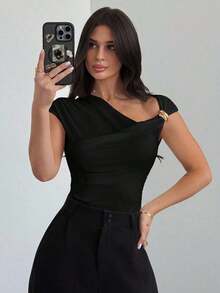 Camiseta ajustada con hombro asimétrico, cintura fruncida y decoración metálica, elegante y modesta para uso diario, color blanco, primavera/verano - Negro - Ver 9