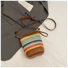 BV Bottega Small Andiamo Bolso de mujer tejido a mano de cuero genuinoBolsodebolso de manotipocuboconpatróntejidoparamujer,bolsodemarca,elegantebolsodemanoparaseñorabolsaderegaloexquisita,bolsodebolso de manodelujoparamujer,bolsocruzadodemodaparamujer,adecuadoparachicas,estudiantesnivel universitariodamasdeoficina,madresdemedianaedadparausodiario,comprasoficina,clase,reuniones,citas,actividadesalairelibretambiénunregaloidealparaBolso Tejido Color-Block para Mujer, Verano 2026, Nuevo, Moderno y Elegante, Bolso de Paja, Versión Coreana, Estilo Simple, Bandolera - Caqui con marrón - Ver 8